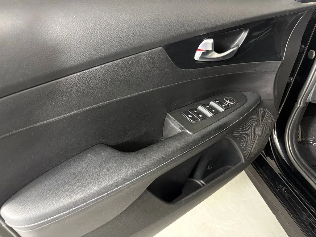 Used 2023 Black Kia GT-Line image 14