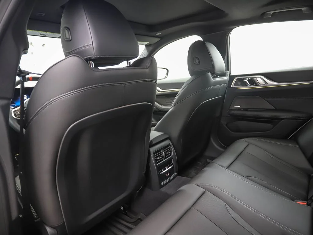 2025 BMW i4 M50 - Photo 20