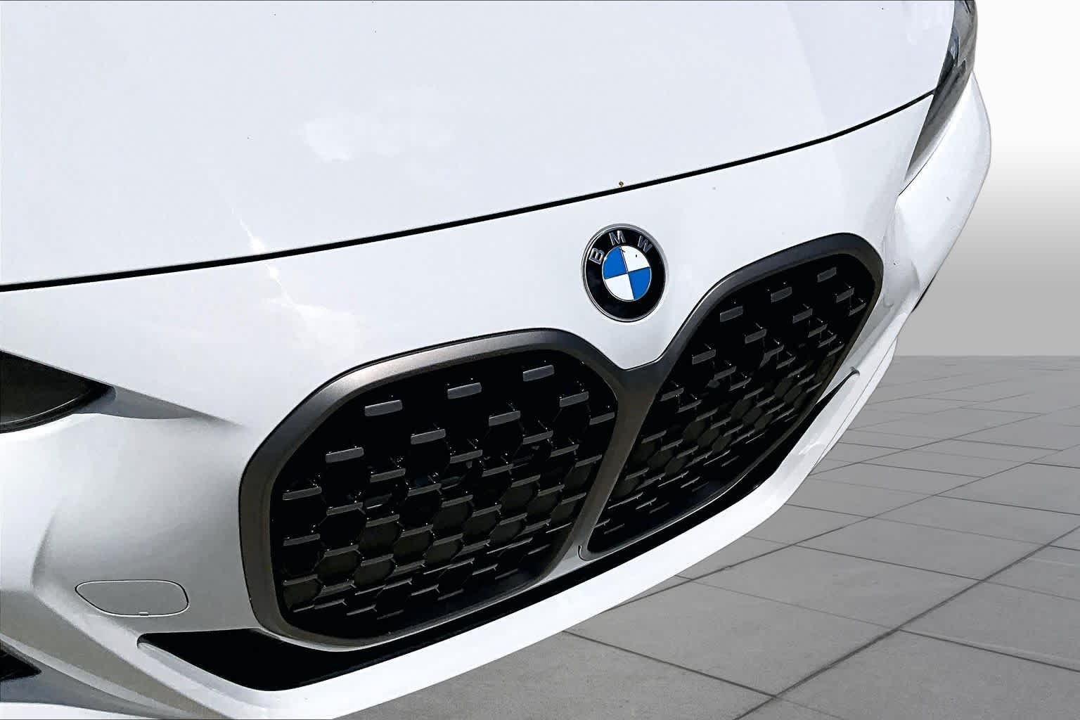Used 2021 Alpine White BMW M440i image 29