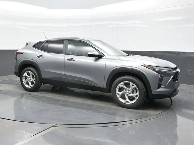 2026 Chevrolet Trax LS - Photo 7