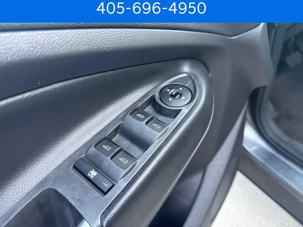 Pre-Owned 2017 Ford Escape SE