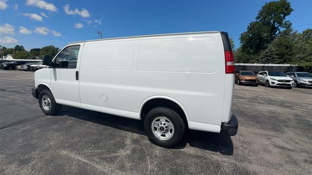 2021 GMC Savana Cargo Work Van - Photo 36