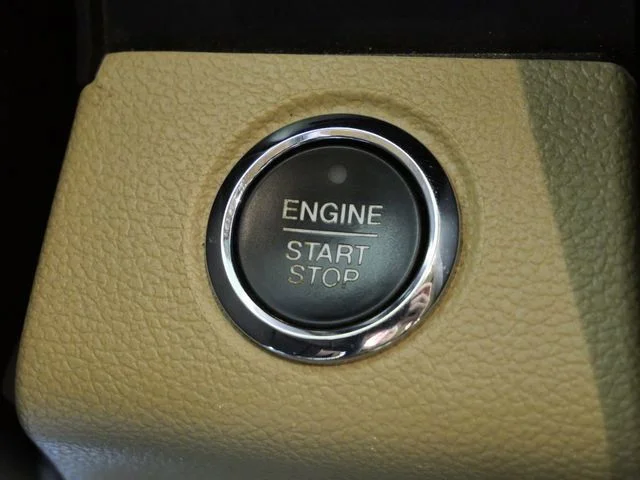 Used 2015 Blue Ford Lariat image 27
