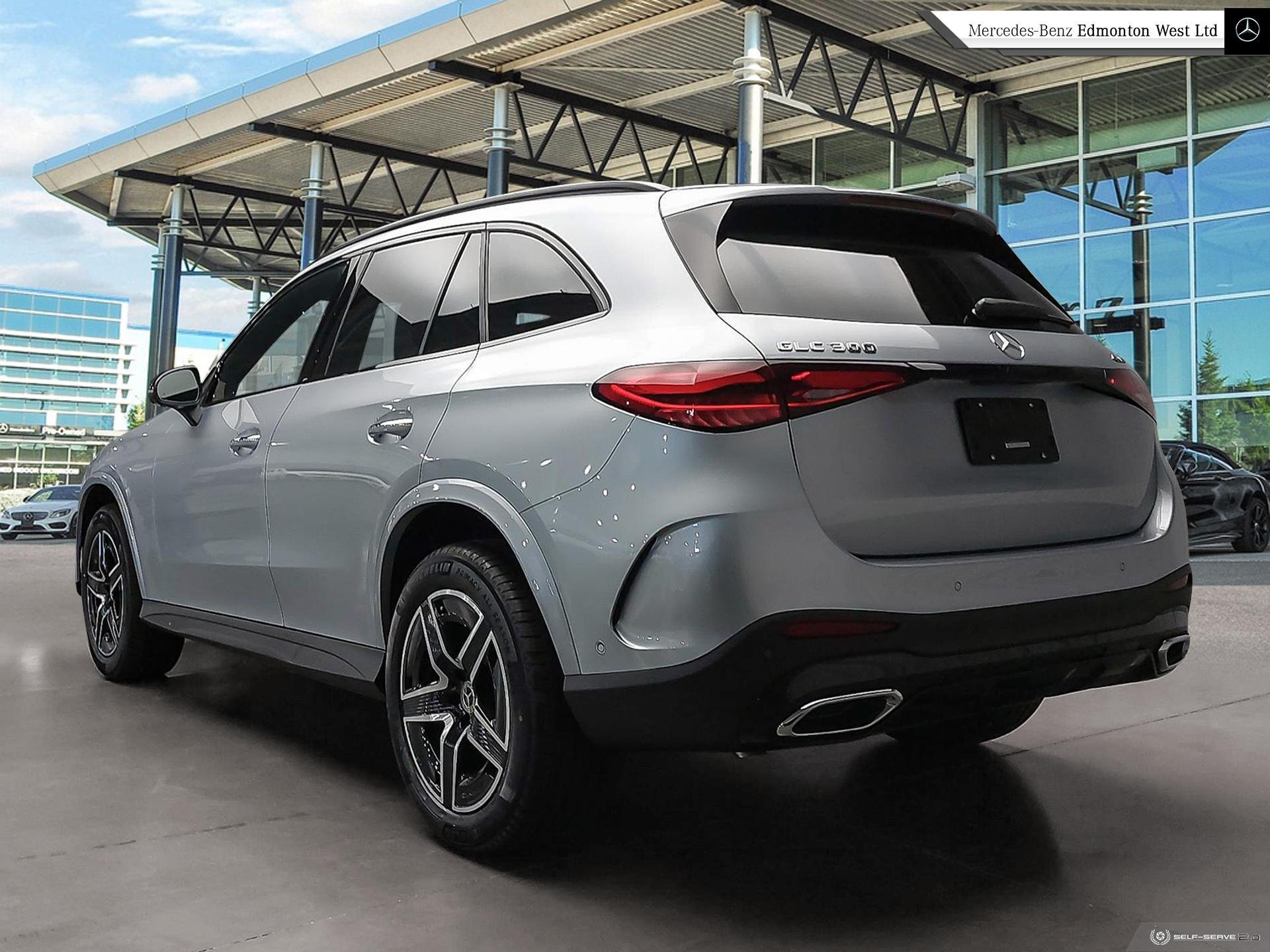 2025 Mercedes Benz GLC 300 4MATIC photo 4