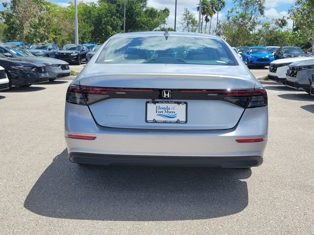New 2026 Solar Silver Metallic Honda LX image 5