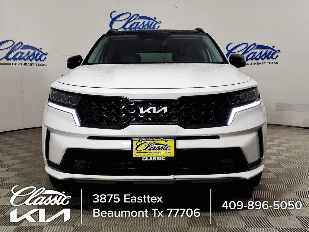 Used 2023 White Kia SX image 3