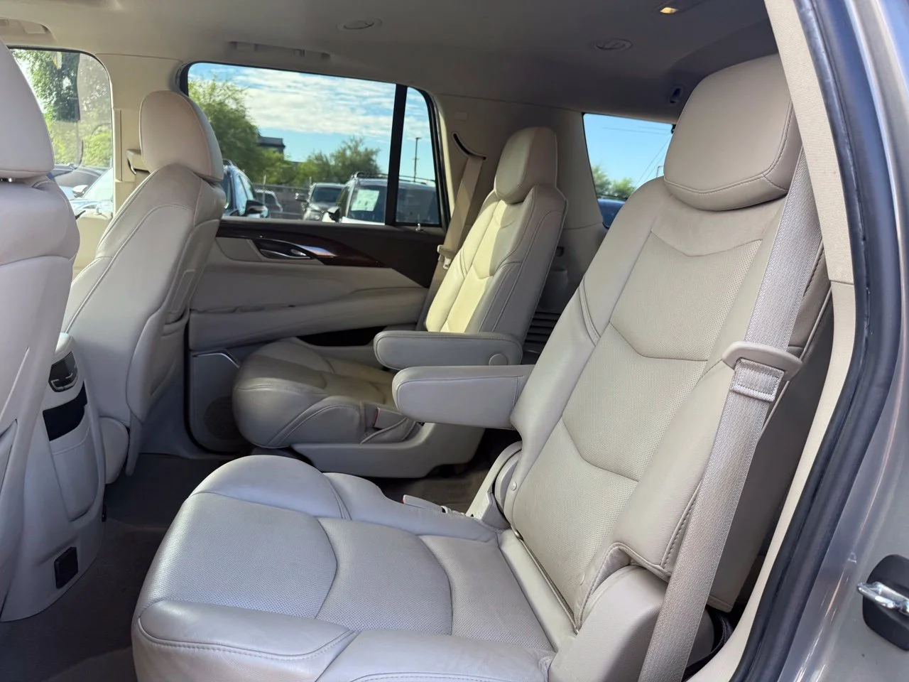 Used 2017 Bronze Dune Cadillac Luxury image 8