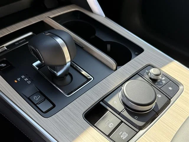 2025 Mazda CX-90 Preferred Package - Photo 13