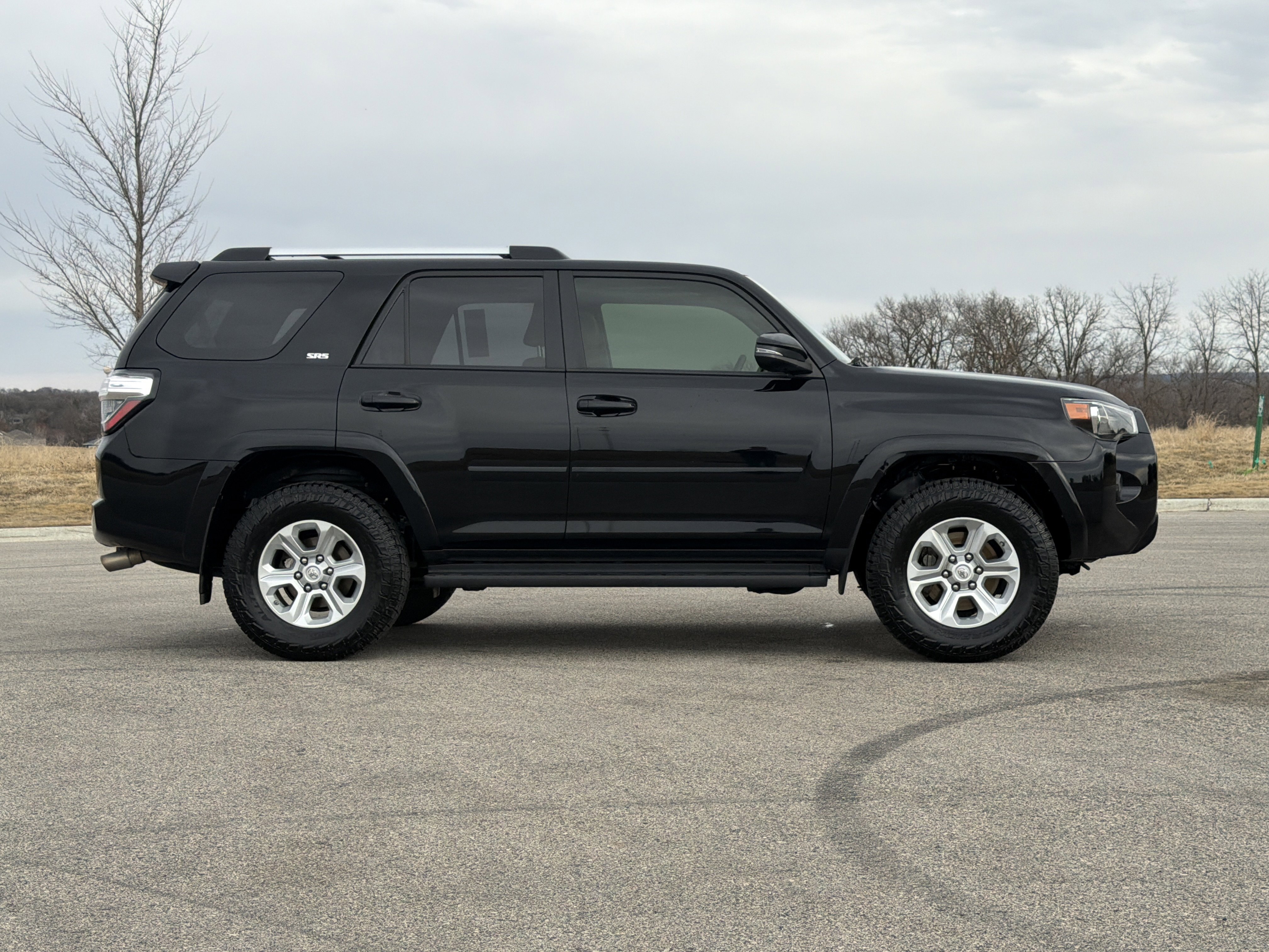 Used 2019 Toyota 4Runner SR5 Premium with VIN JTEBU5JR4K5687217 for sale in Burnsville, Minnesota