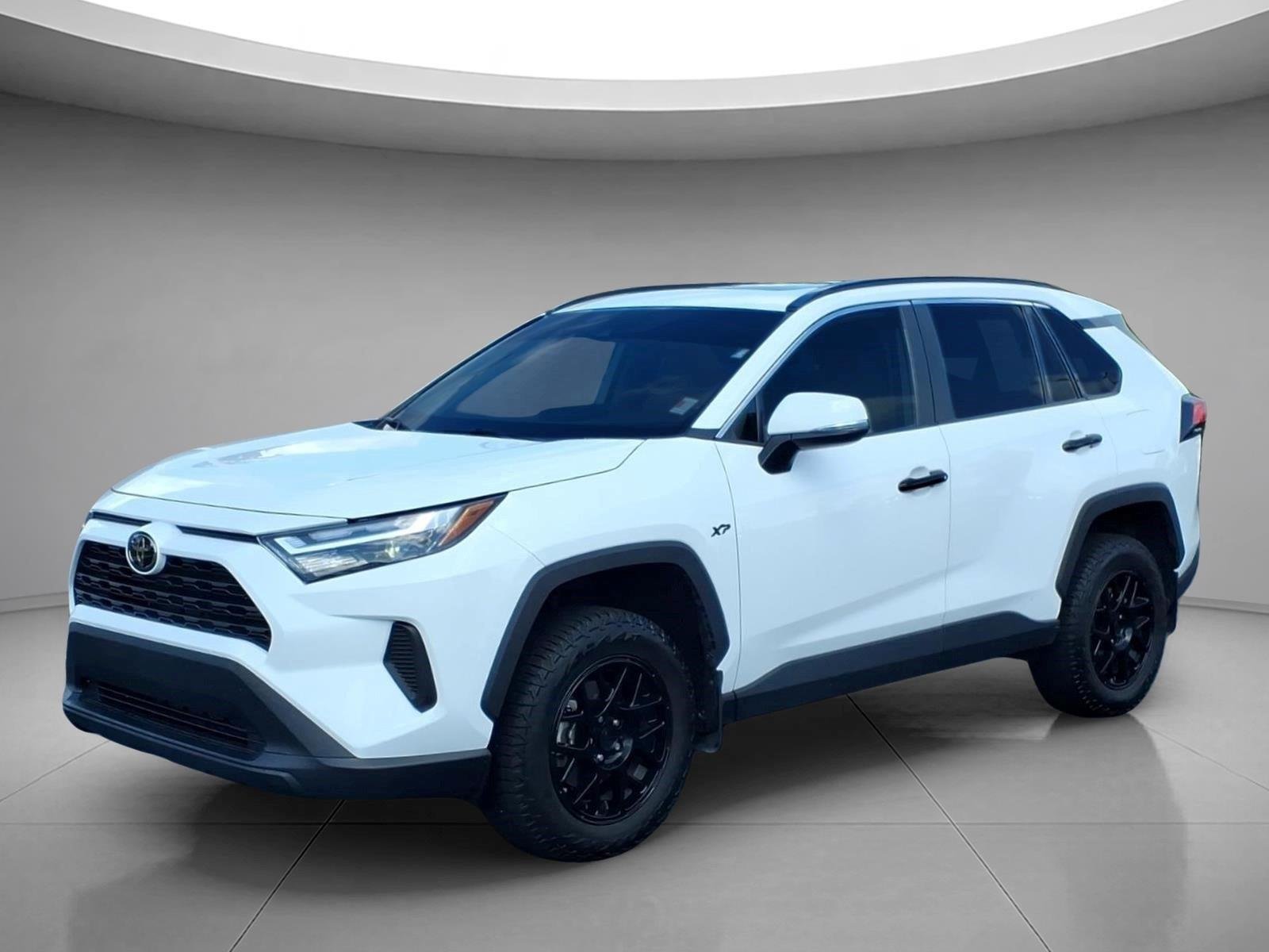 Used 2025 Ice Cap Toyota XLE image 1