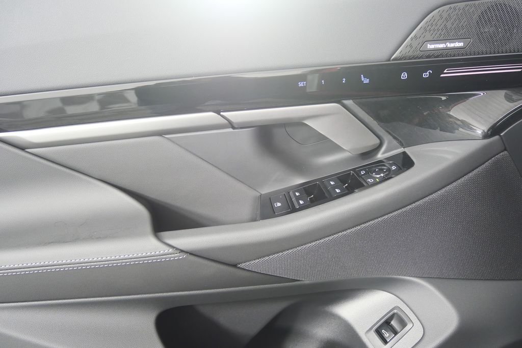 Used 2026 Vegas Red Metallic BMW 530i image 9