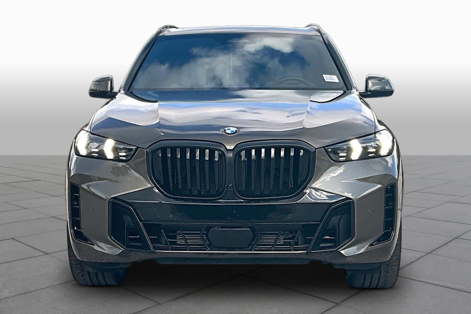 Used 2026 Manhattan Green Metallic BMW sDrive40i image 3