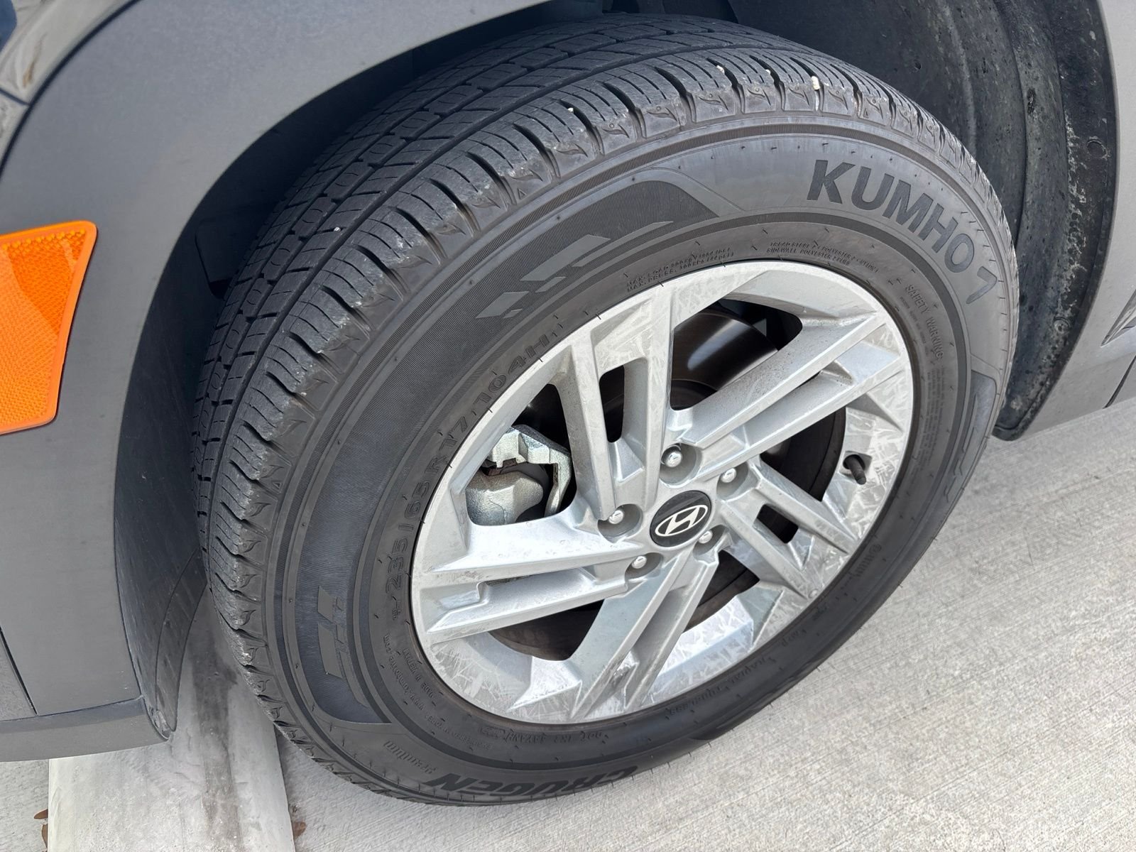 Certified Used 2025 Phantom Black Hyundai SE image 7