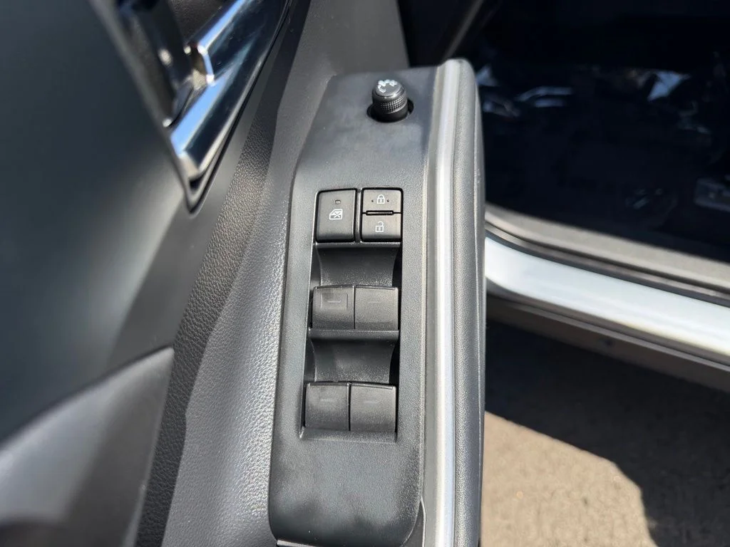 2021 Toyota Highlander XLE - Photo 11