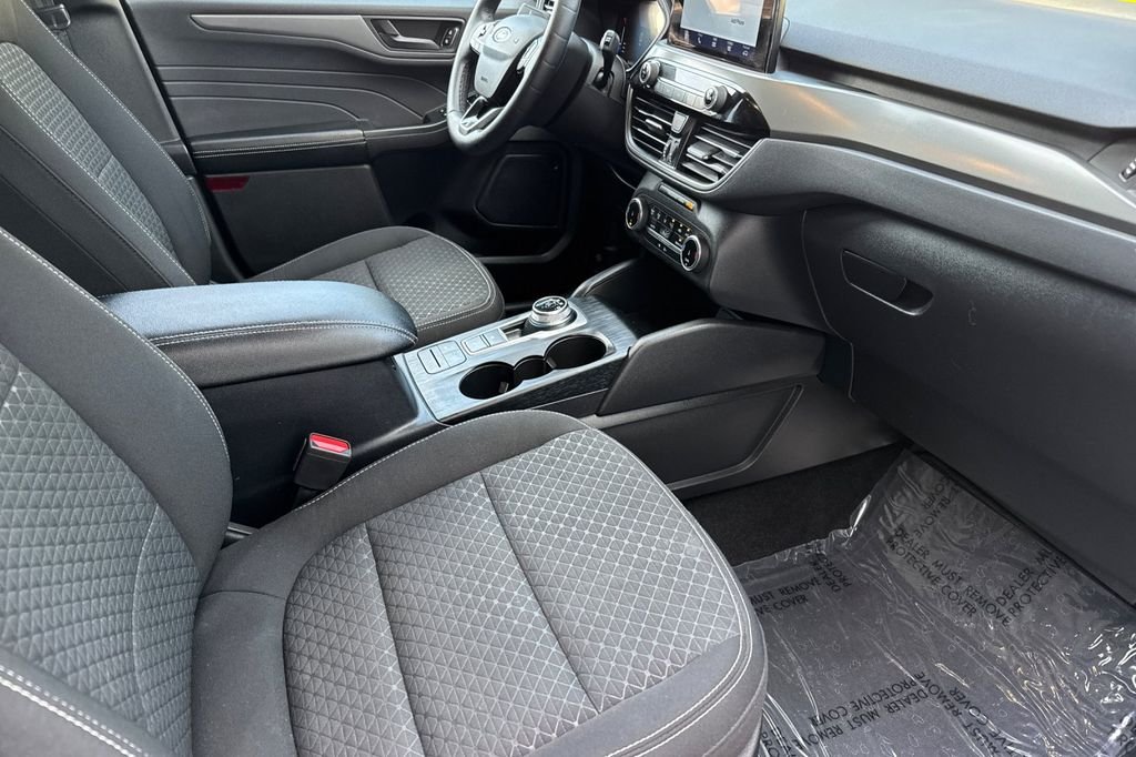 Used 2023 Silver Ford Active image 17