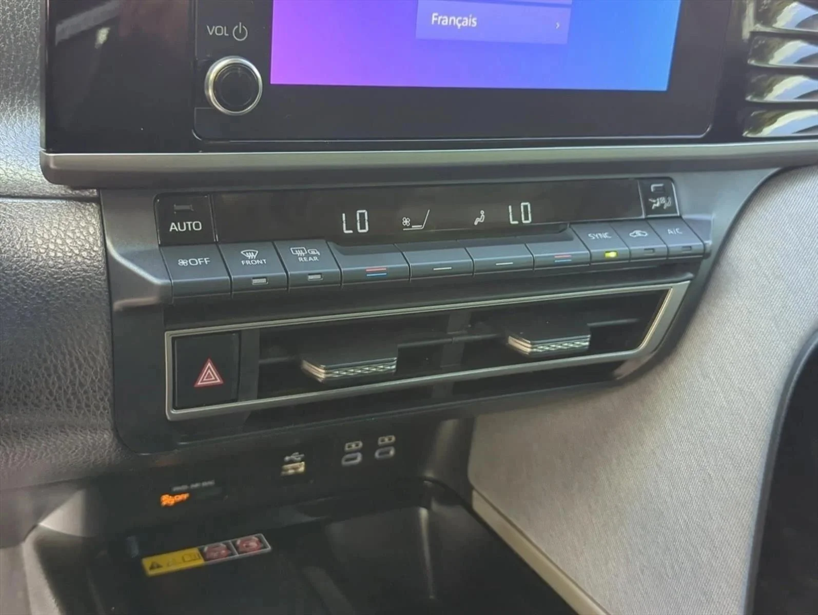 Used 2025 White Toyota LE image 22