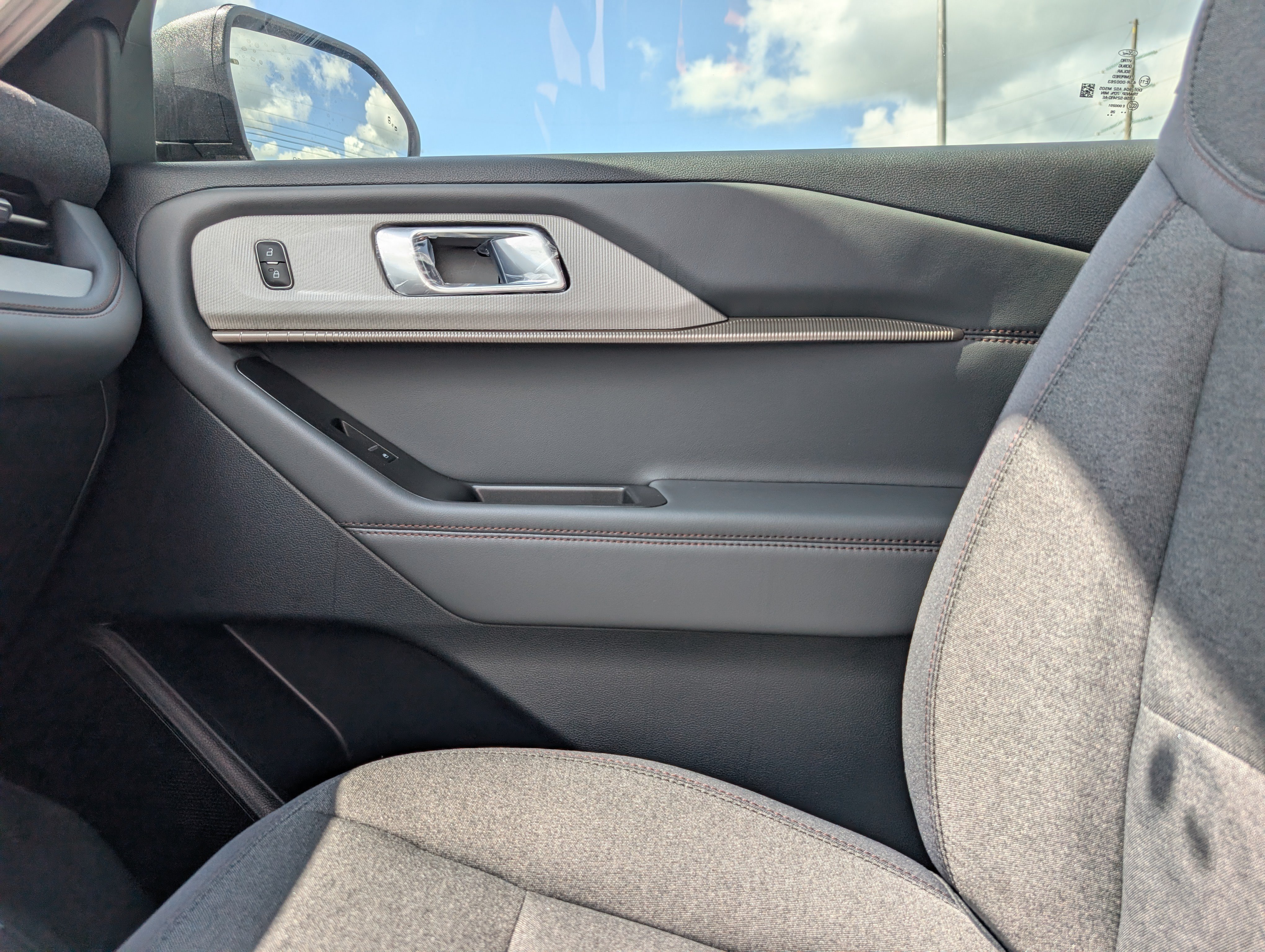 New 2026 Agate Black Metallic FORD Active image 30
