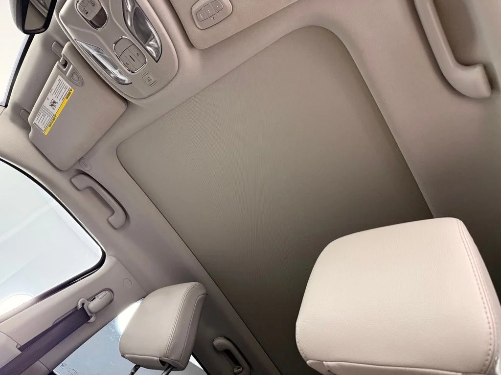 Used 2022 Black Jeep Latitude image 29