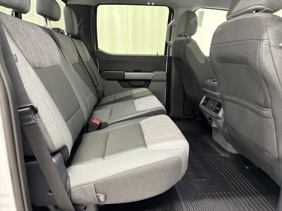New 2026 Oxford White Ford F-250® XLT image 19