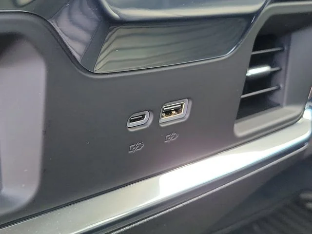 2025 Chevrolet Silverado 1500 LTZ - Photo 17