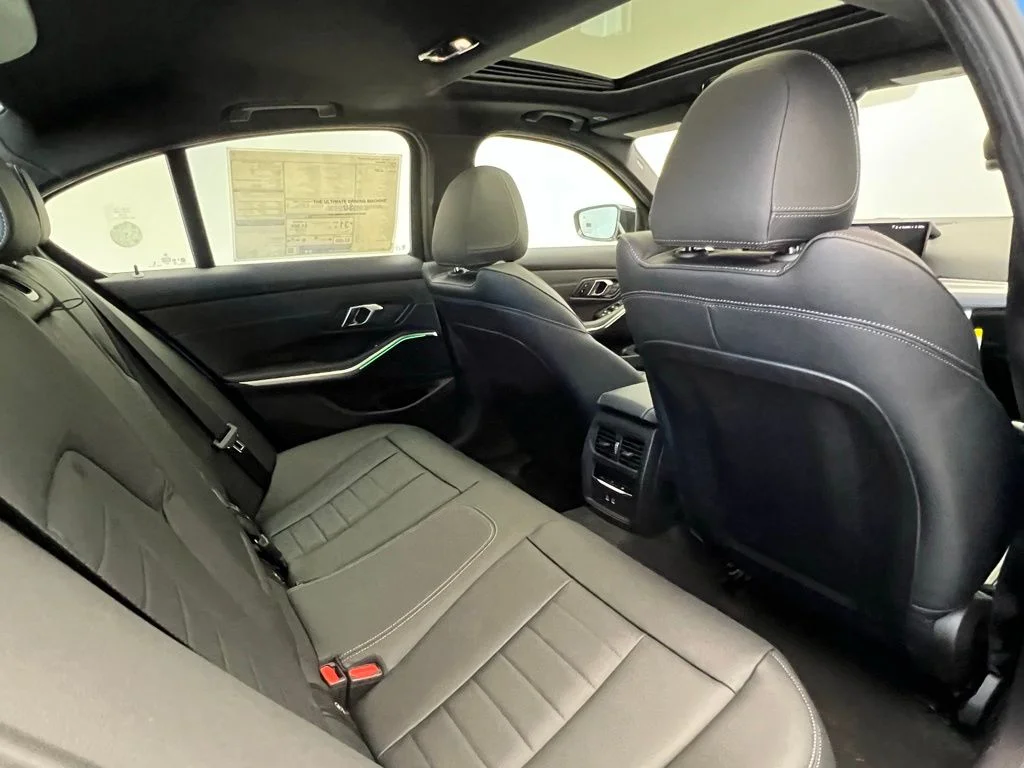 2026 BMW 3 Series 330i - Photo 9