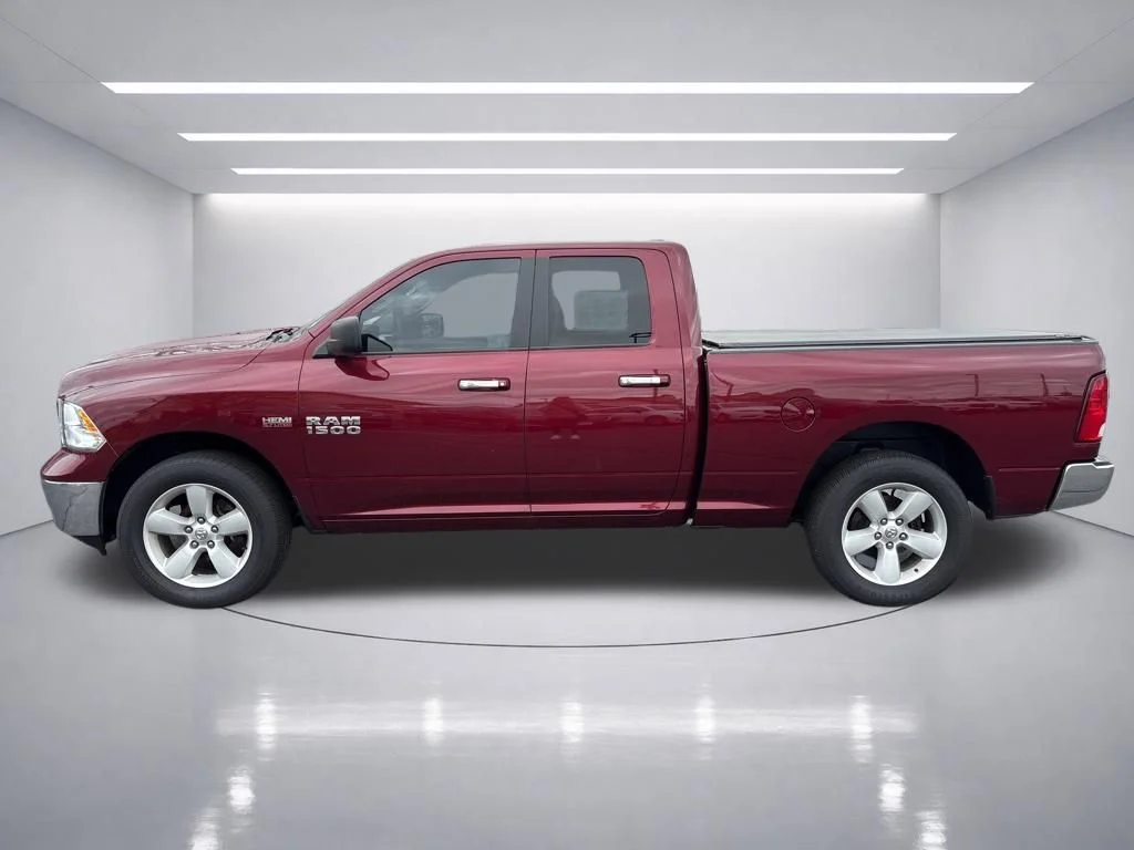 Used 2017 Delmonico Red Pearlcoat Ram SLT image 3
