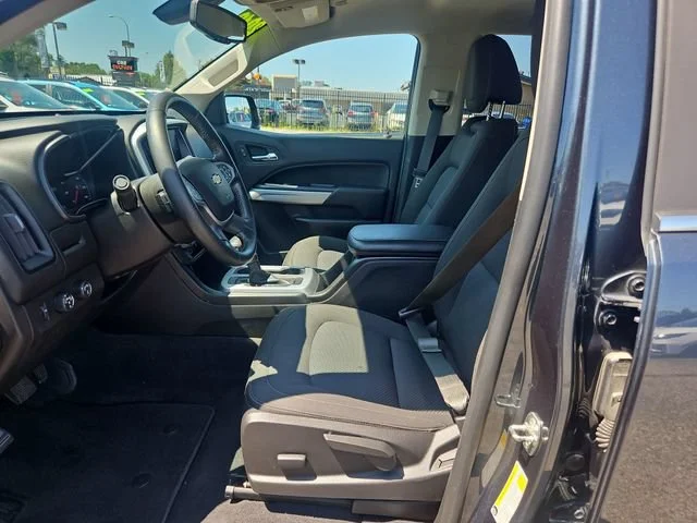 Used 2019 SHADOW GRAY METALLIC Chevrolet 4WD LT image 10