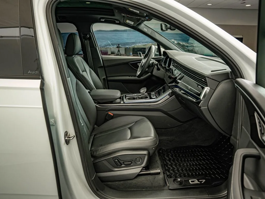 Used 2025 Glacier White Metallic Audi 55 Premium Plus image 36
