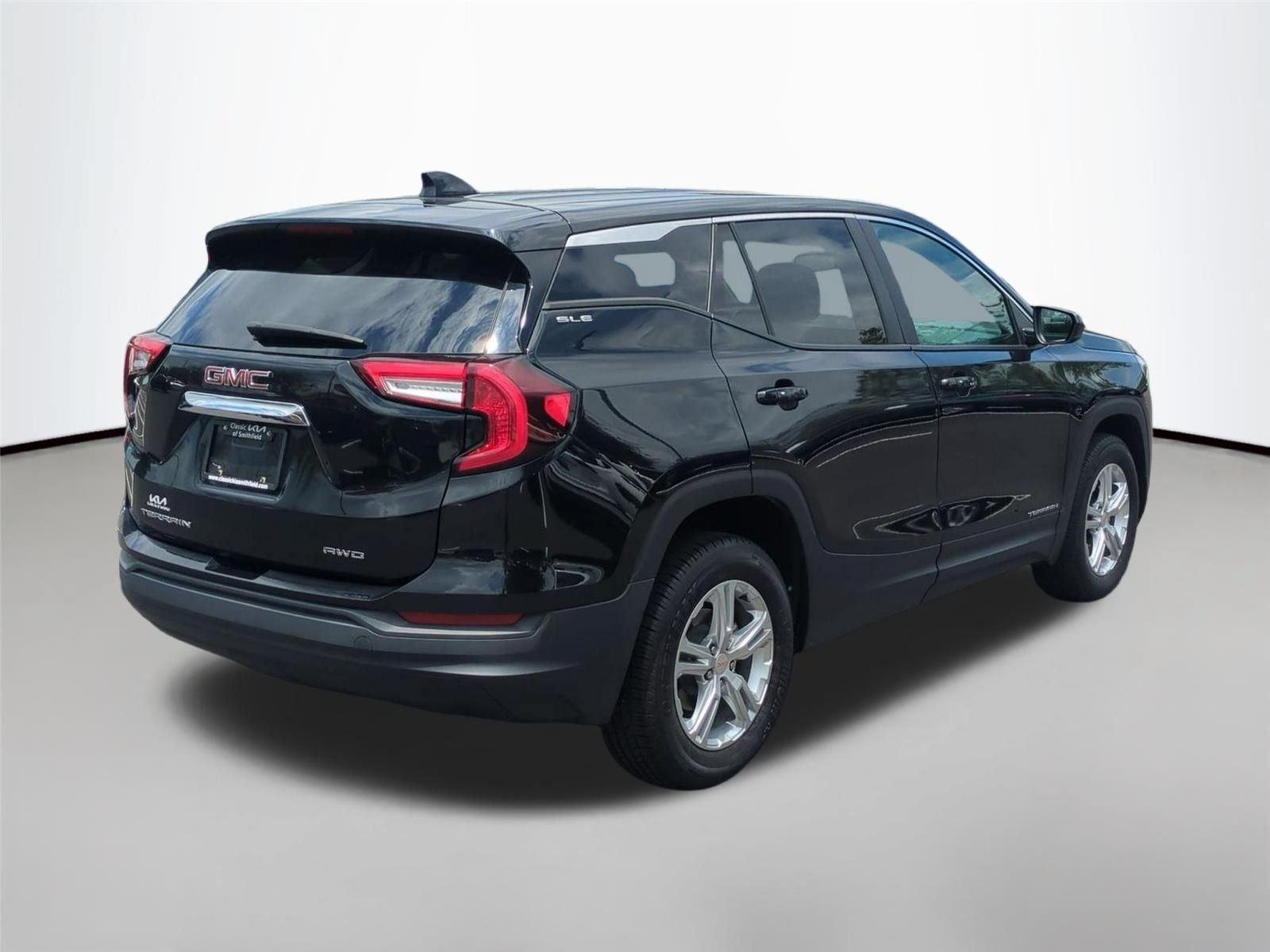 Used 2024 Ebony Twilight Metallic GMC SLE image 5