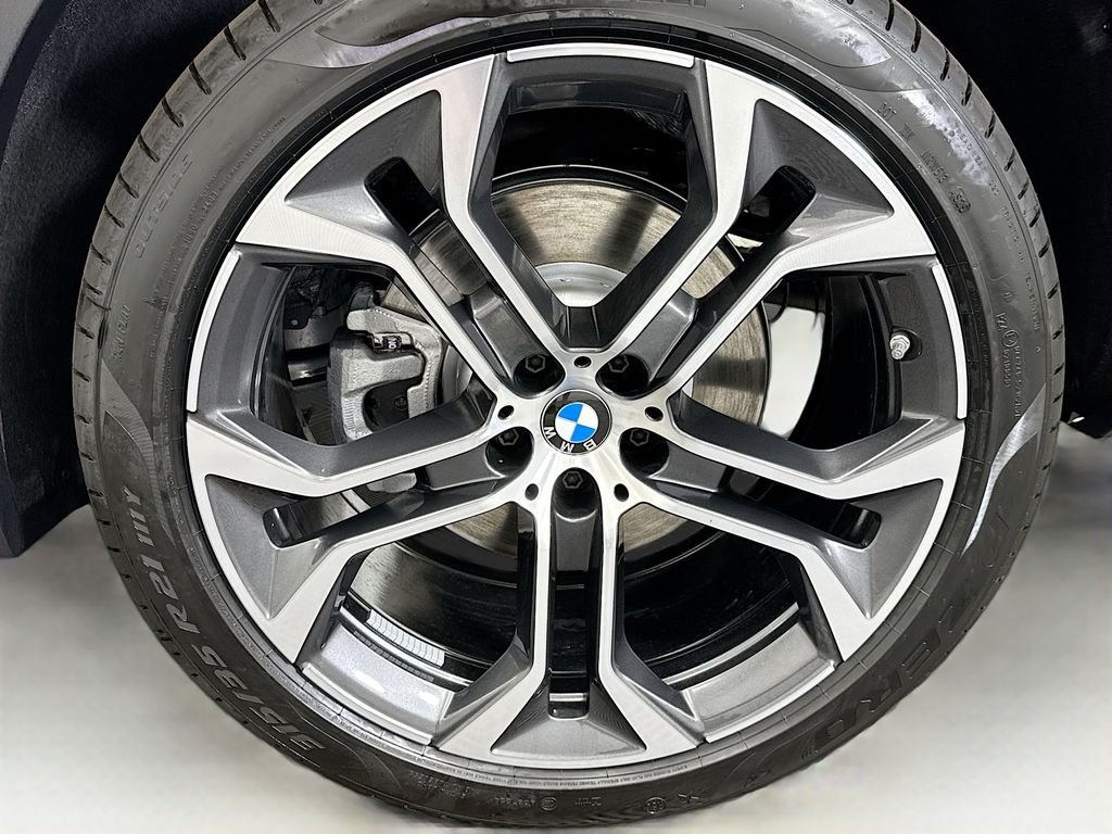 Used 2026 Gray Metallic BMW sDrive40i image 31