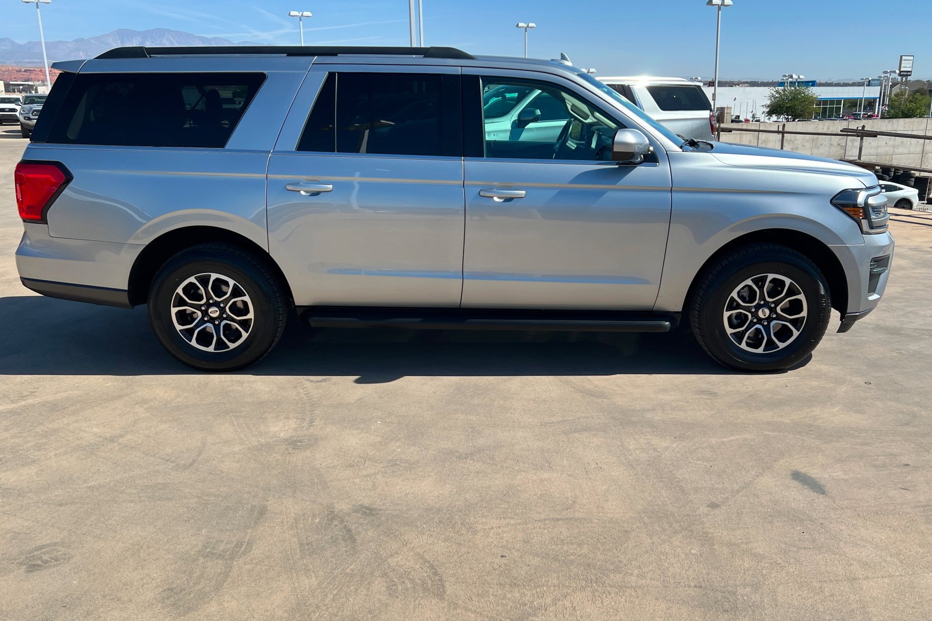 Used 2024 Silver Ford XLT image 7