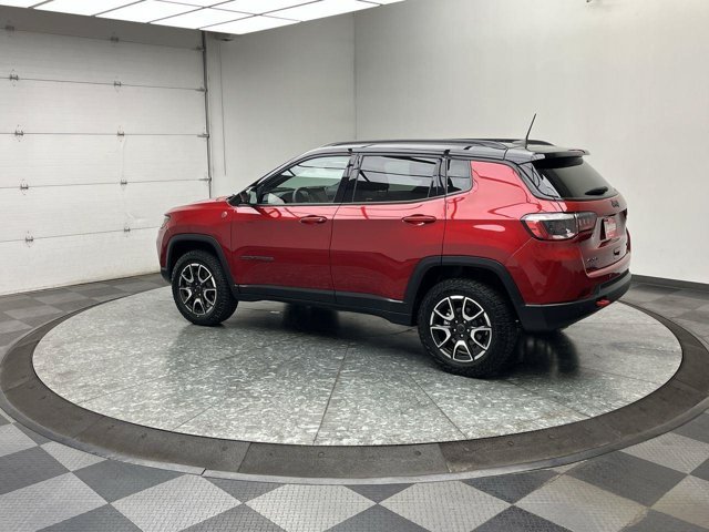 Used 2025 Red Hot Pearlcoat Jeep Trailhawk image 2