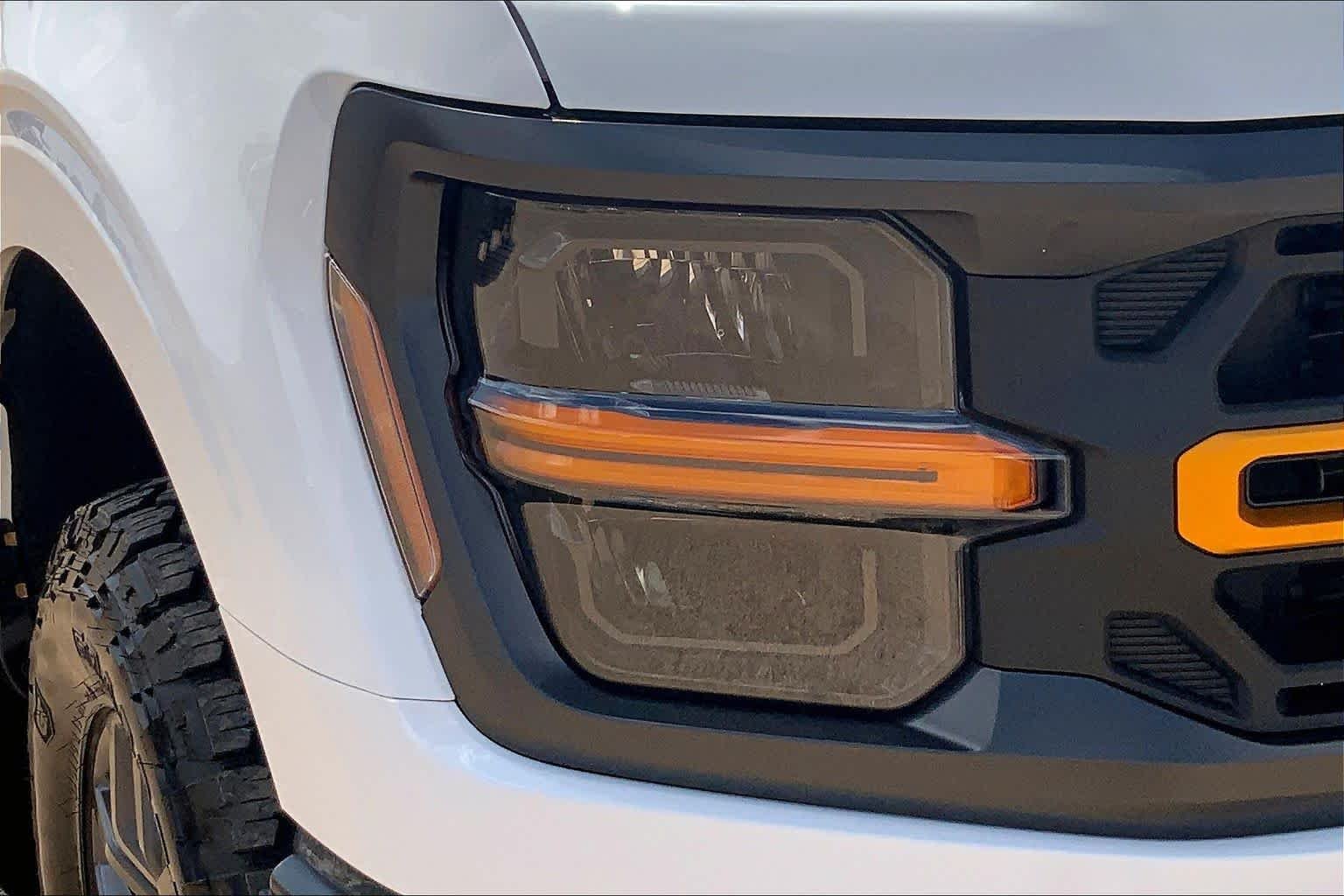 Used 2025 Oxford White Ford Tremor image 28