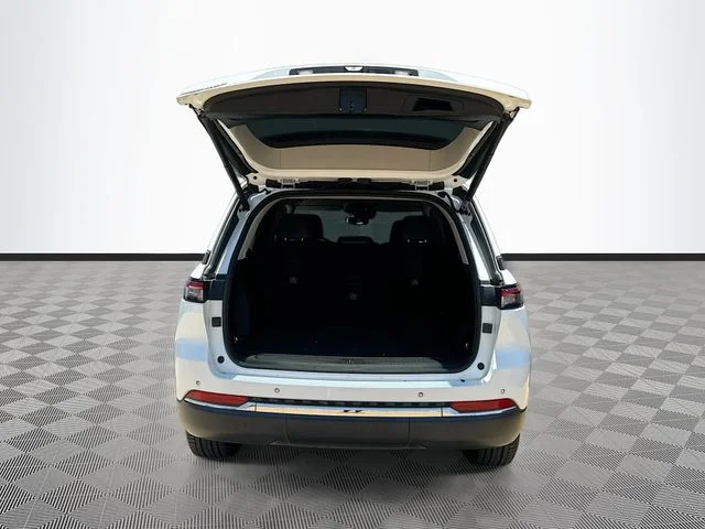 Used 2022 White Jeep Limited image 29