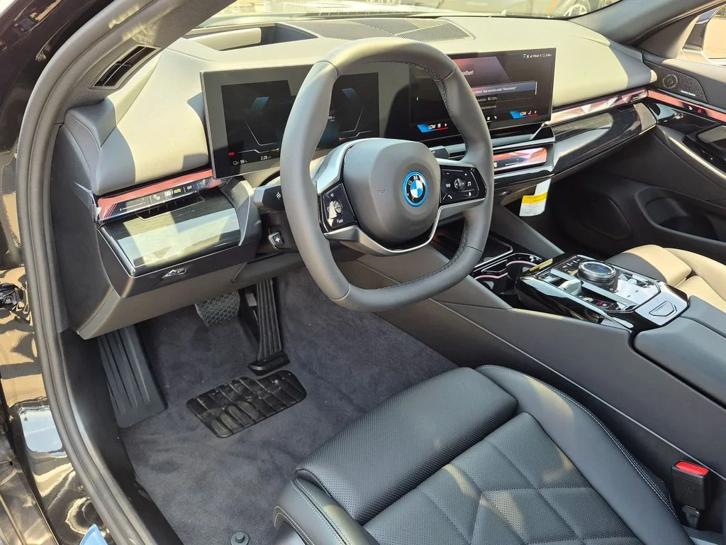 New 2027 Black BMW eDrive40 image 8