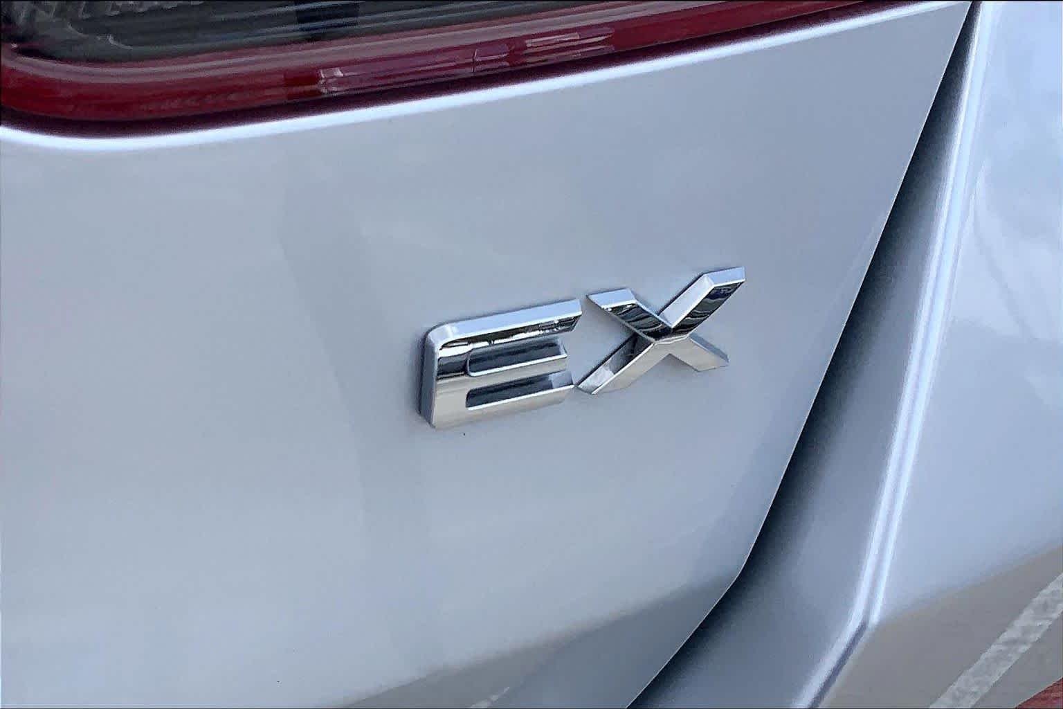 Used 2020 Sparkling Silver Kia EX Premium image 10