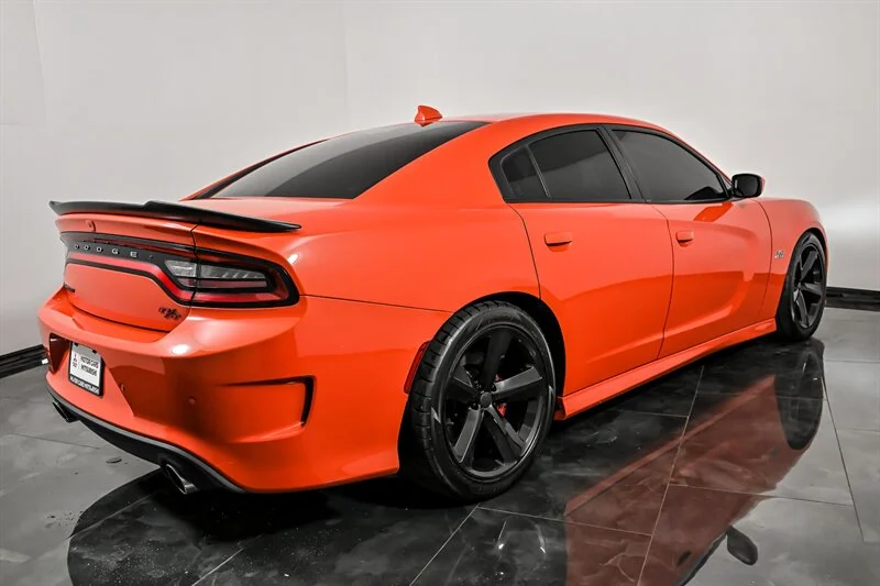 Used 2017 Go Mango Dodge R/T Scat Pack image 9