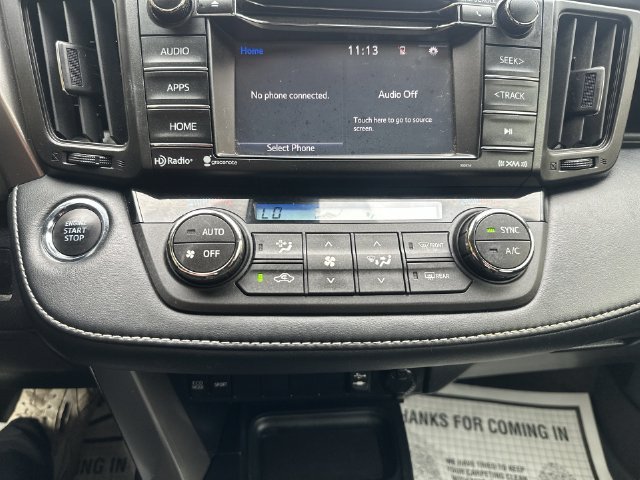 Used 2018 White Toyota XLE image 26