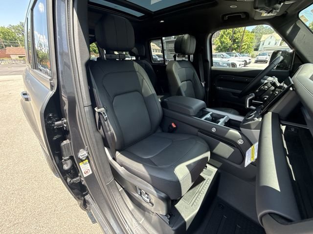 New 2026 Carpathian Grey LAND ROVER V8 image 25