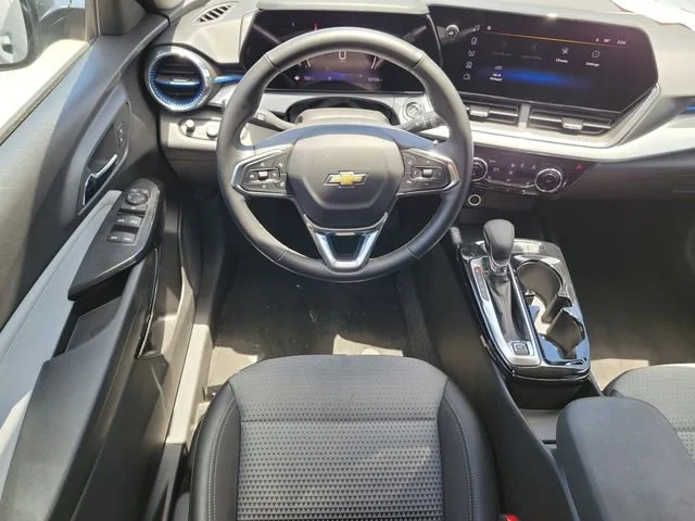 2025 Chevrolet Trax LT - Photo 14
