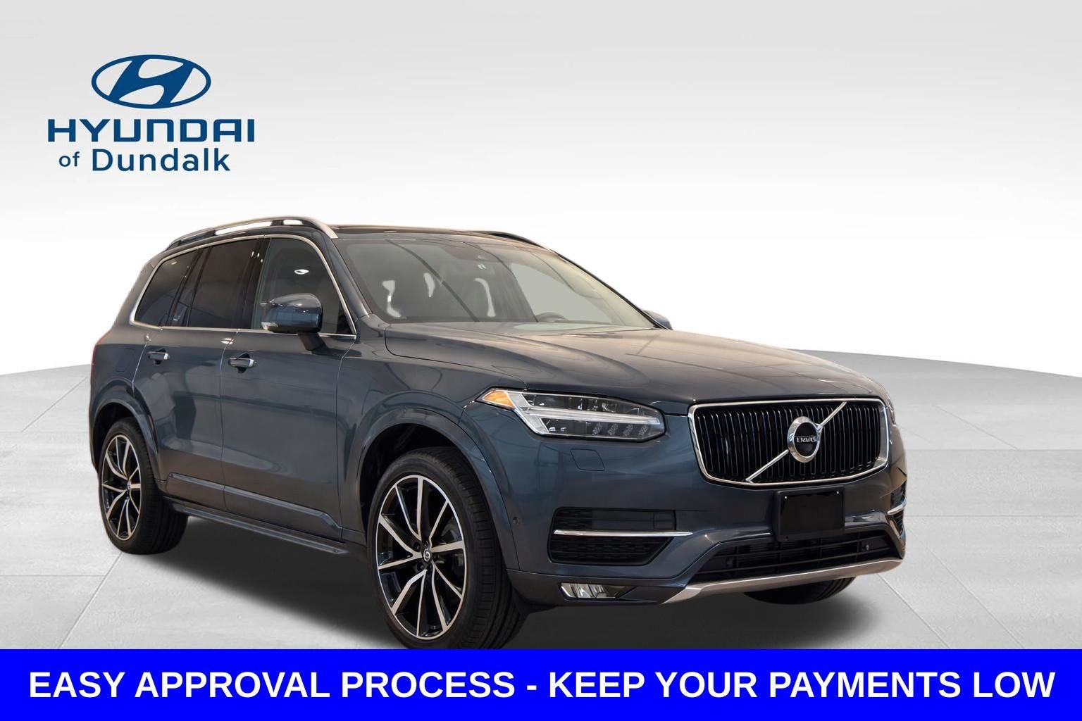 Used 2018 Blue Volvo T6 Momentum image 3