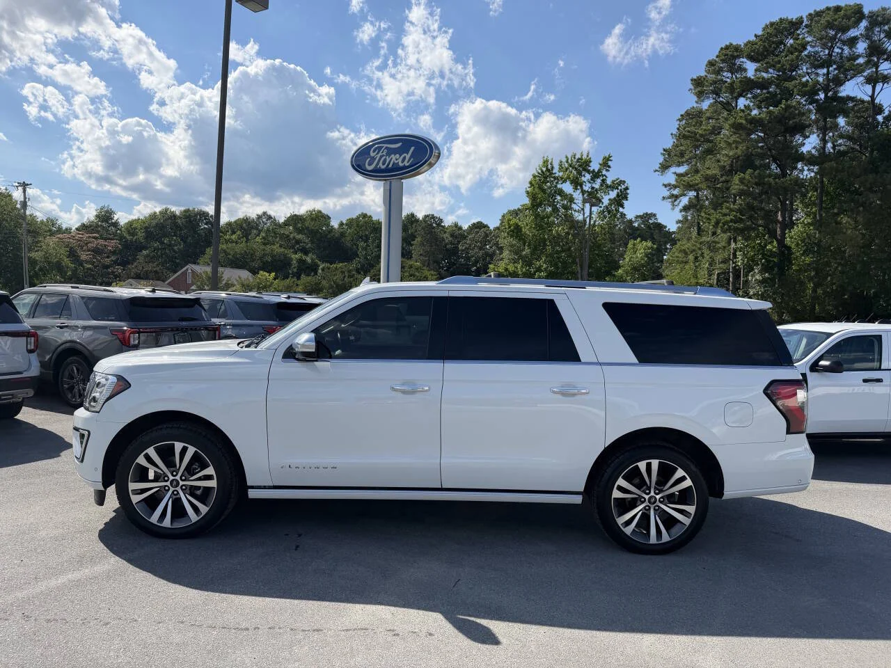 Used 2021 Off White Ford Platinum 4x4 4dr SUV image 27