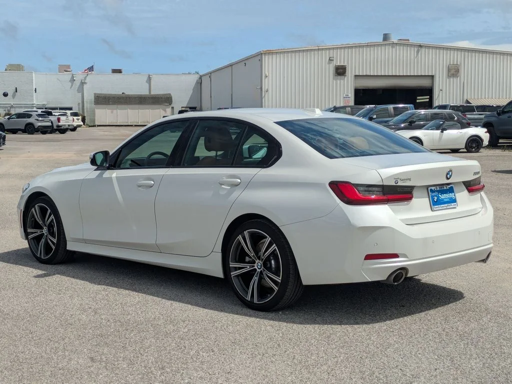Used 2023 White BMW 330i image 3
