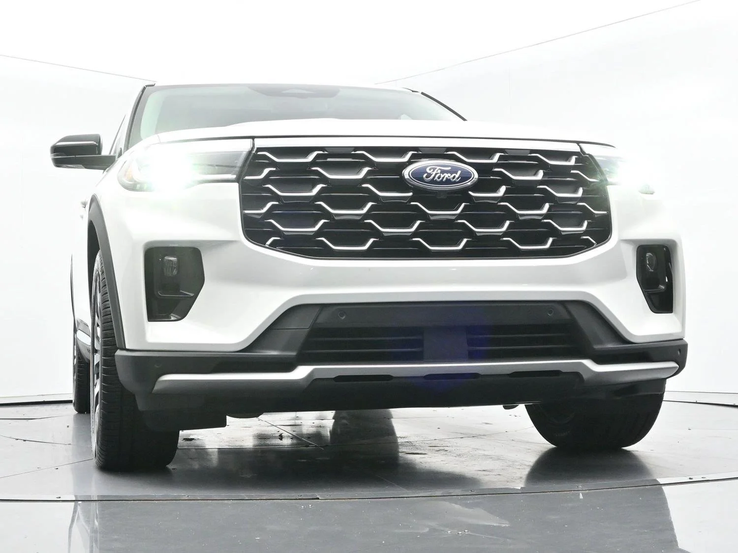 Used 2026 White Ford Platinum image 43