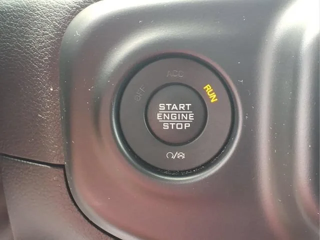Used 2022  Jeep Unlimited Sport Altitude image 12