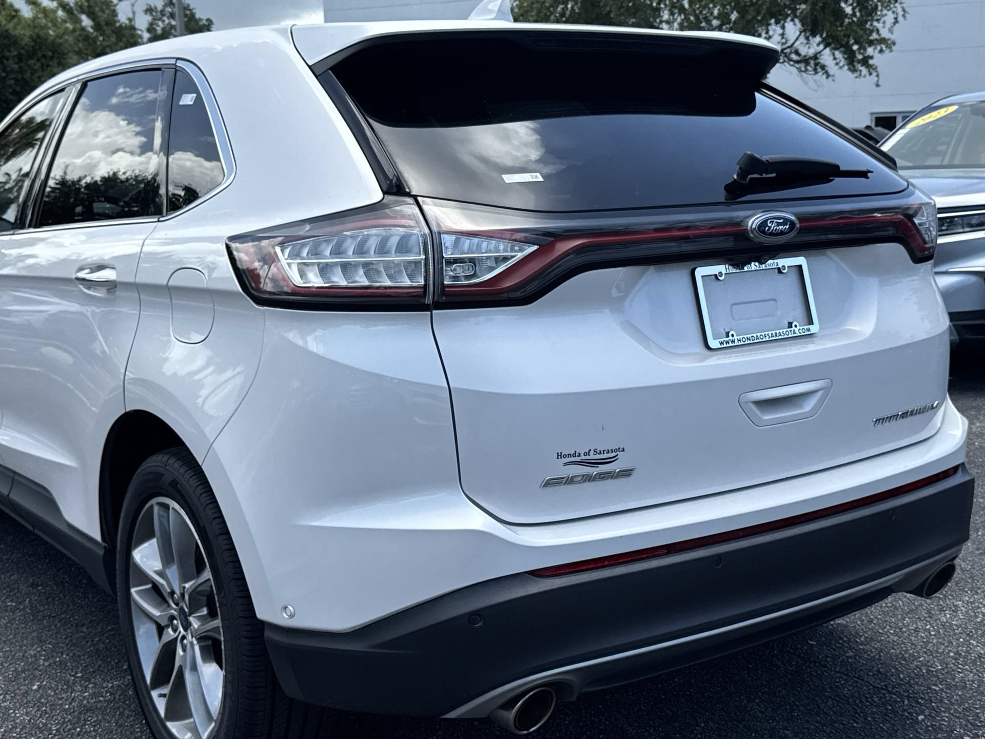 Used 2018 White Platinum Clearcoat Metallic Ford Titanium image 12