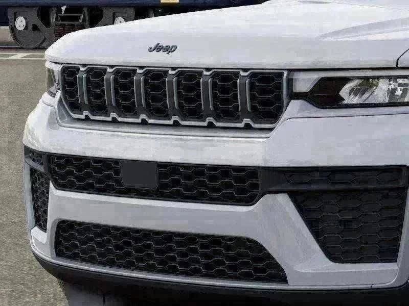 New 2026 Bright White Clear-Coat Exterior Paint Jeep Altitude image 100