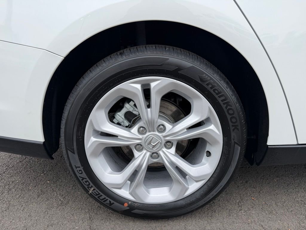 New 2026 Platinum White Pearl Honda LX image 10