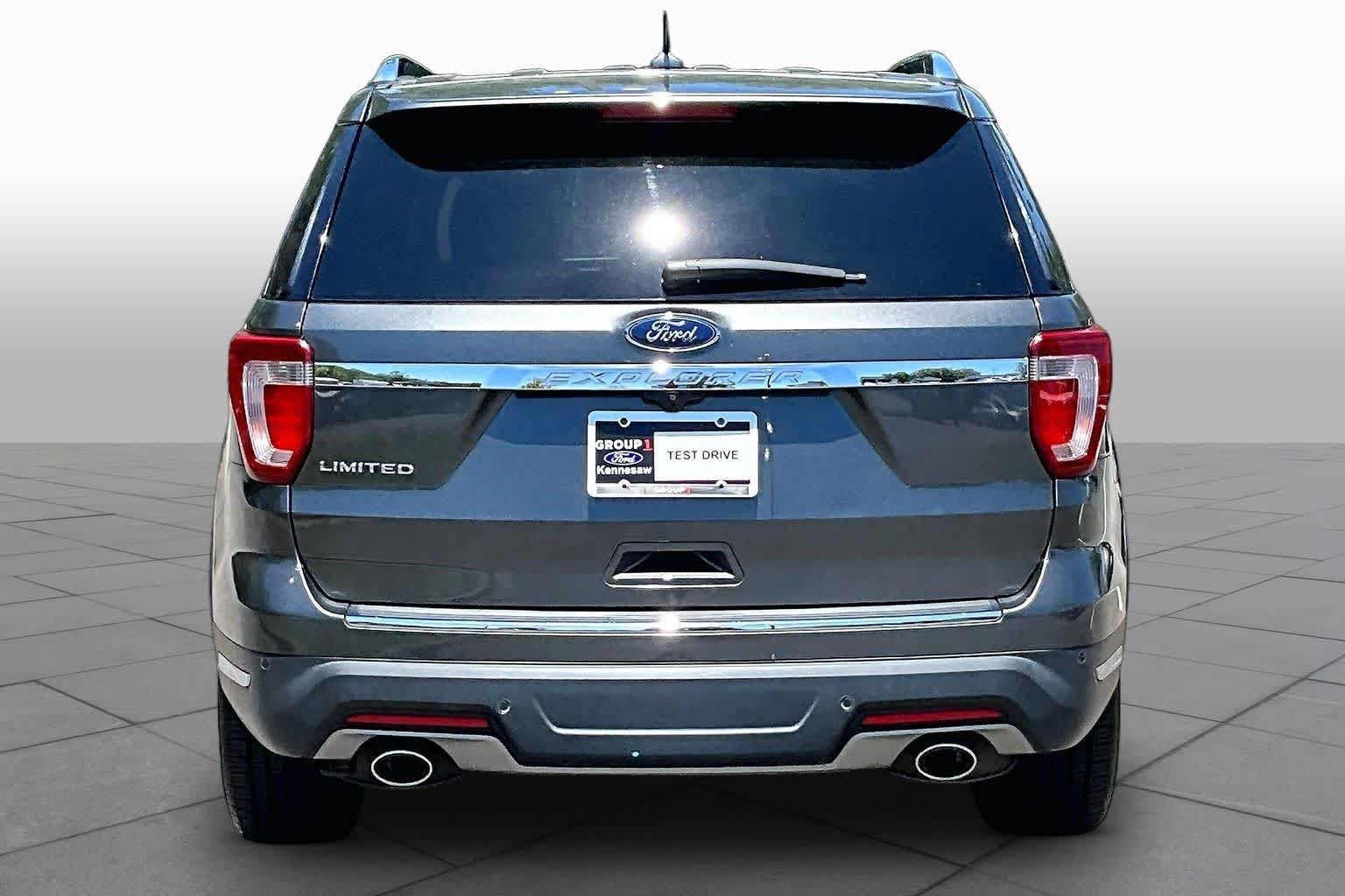 Used 2018 Gray Ford Limited image 5