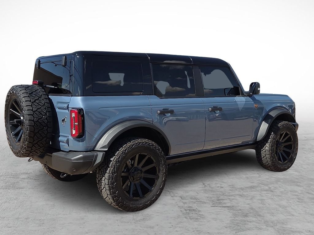 Used 2025 Azure Gray Metallic Ford Badlands image 11